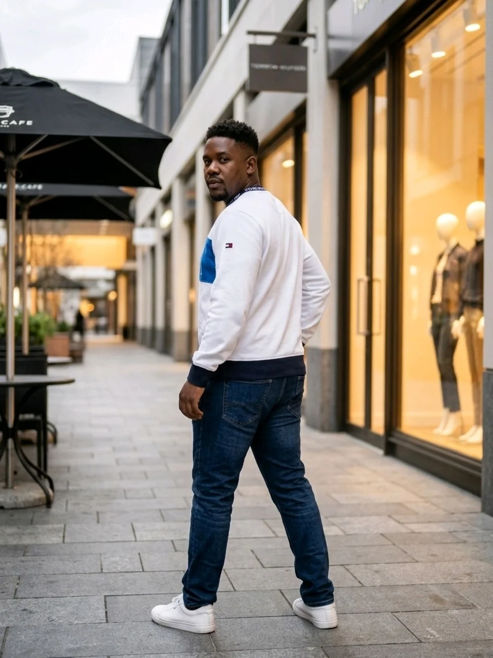 Tommy Hilfiger White & Blue Logo Crewneck Sweat Shirt